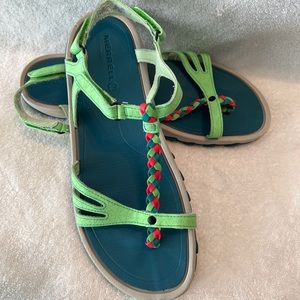 Womens Merrell Sandals size 9. New